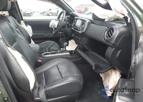 2022 Toyota Tacoma Double Cab/Sr5/Trd Sport/Trd Off Road z USA, uszkodzony, nr VIN 3TMDZ5BN8NM135244